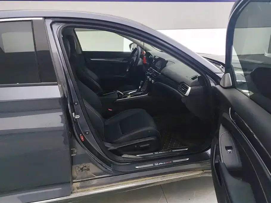 Honda Accord — фото 6