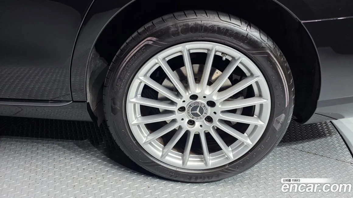 Mercedes-Benz E-Class 2023 из KR, фото 10