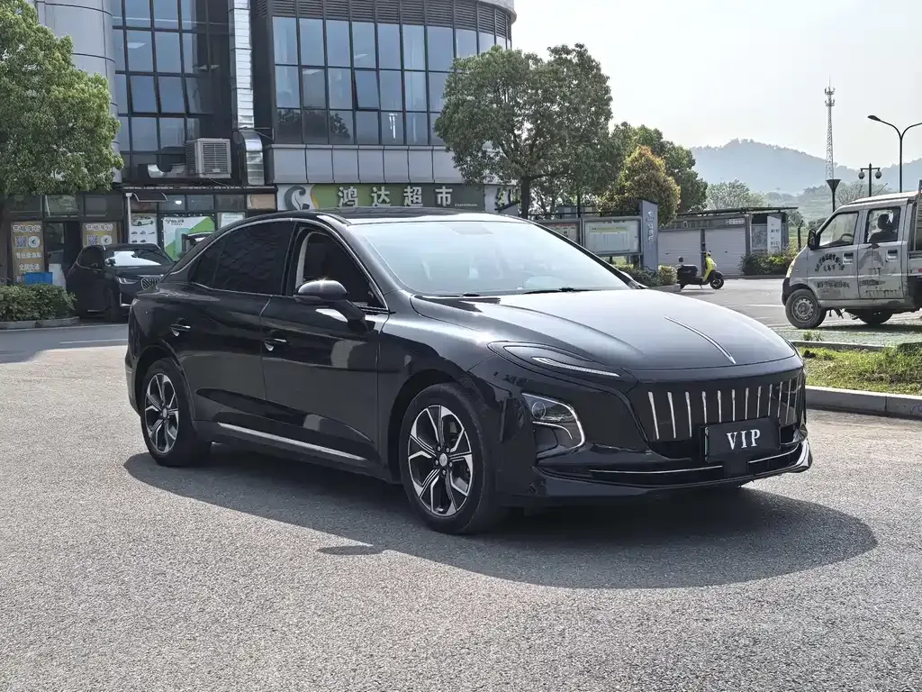 Hongqi E-QM5 — фото 8
