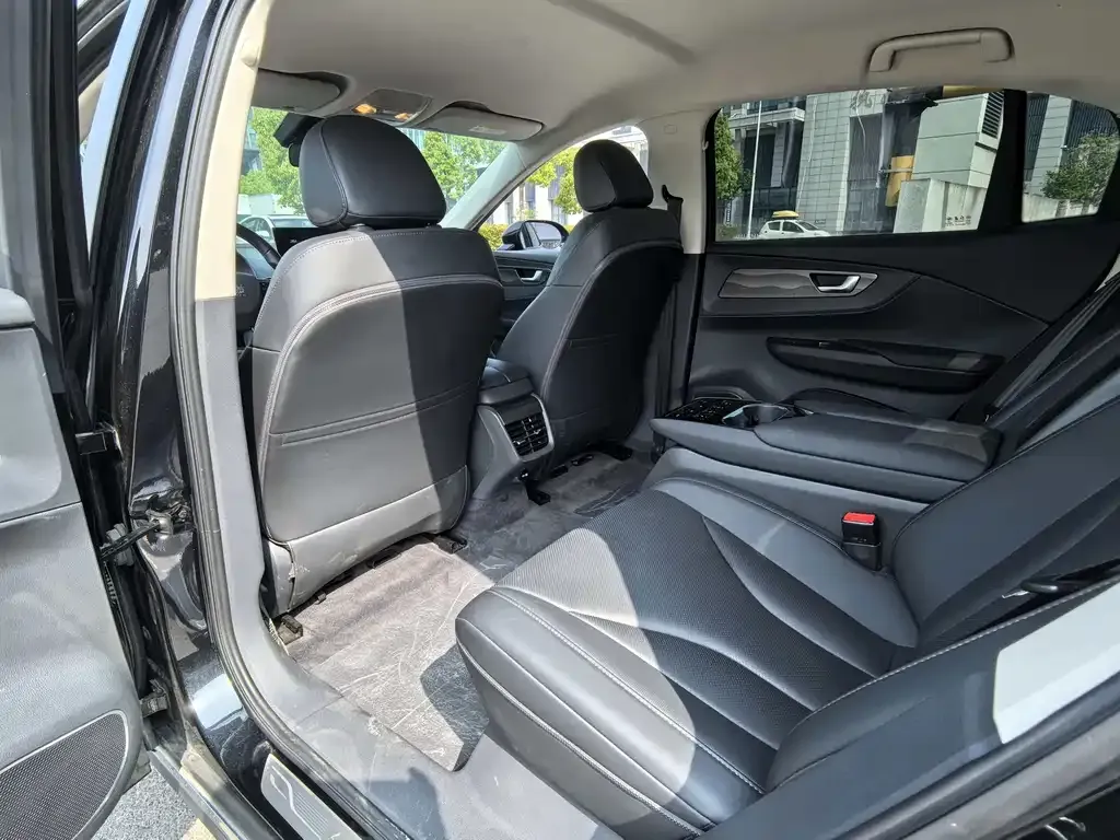 Hongqi E-QM5 — фото 3