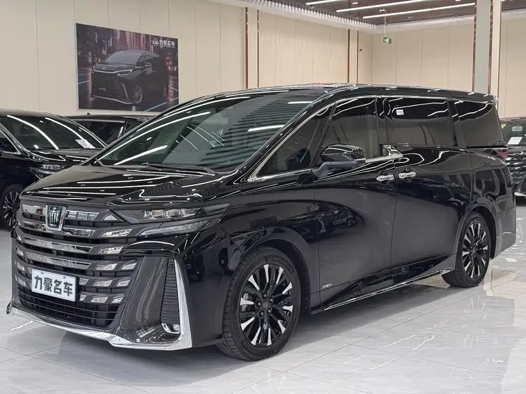 Toyota Vellfire — фото 1