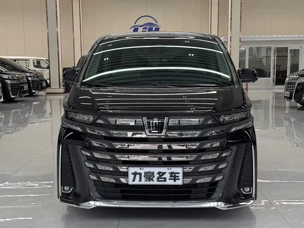 Toyota Vellfire — фото 9