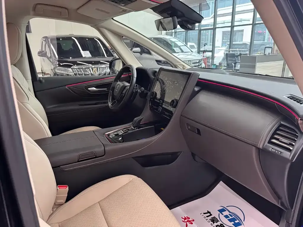 Toyota Vellfire — фото 7