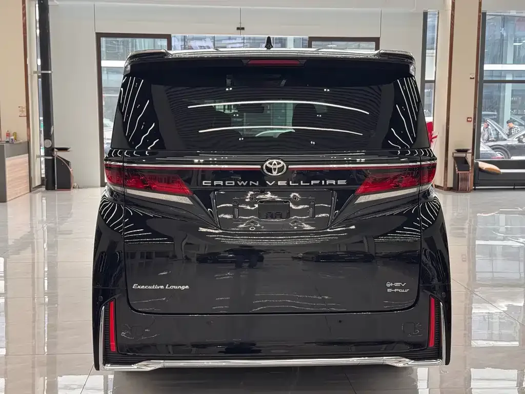 Toyota Vellfire — фото 8