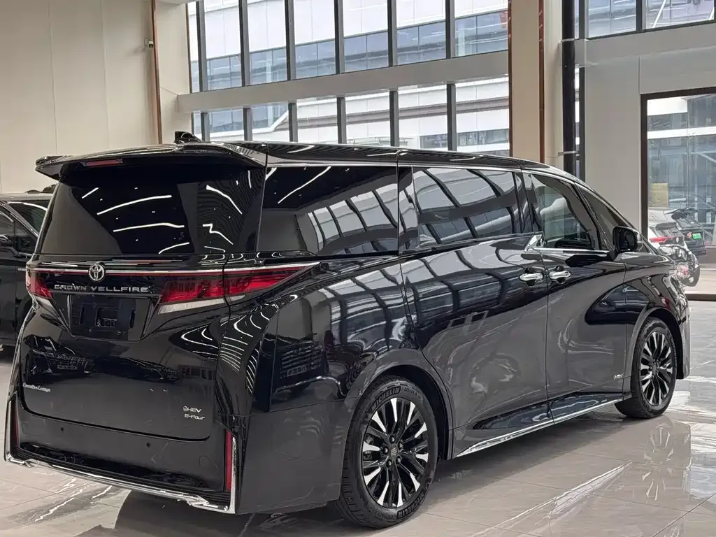 Toyota Vellfire — фото 3
