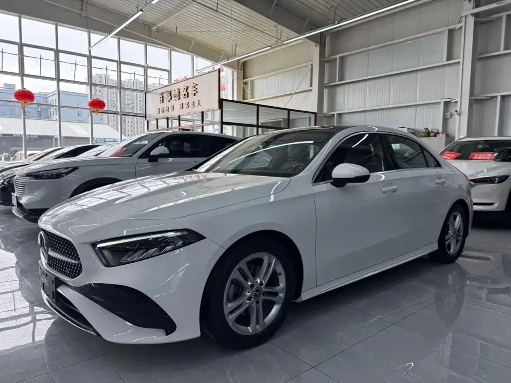Mercedes-Benz A-Class 2023 из CN, фото 1