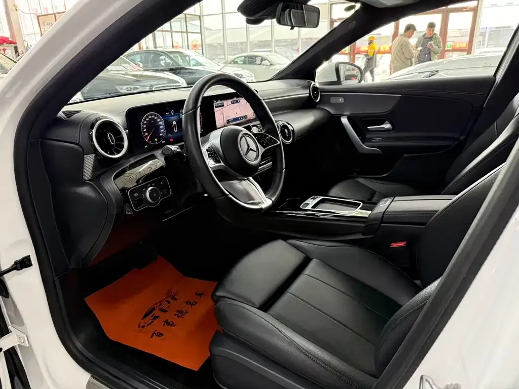Mercedes-Benz A-Class 2023 из CN, фото 3