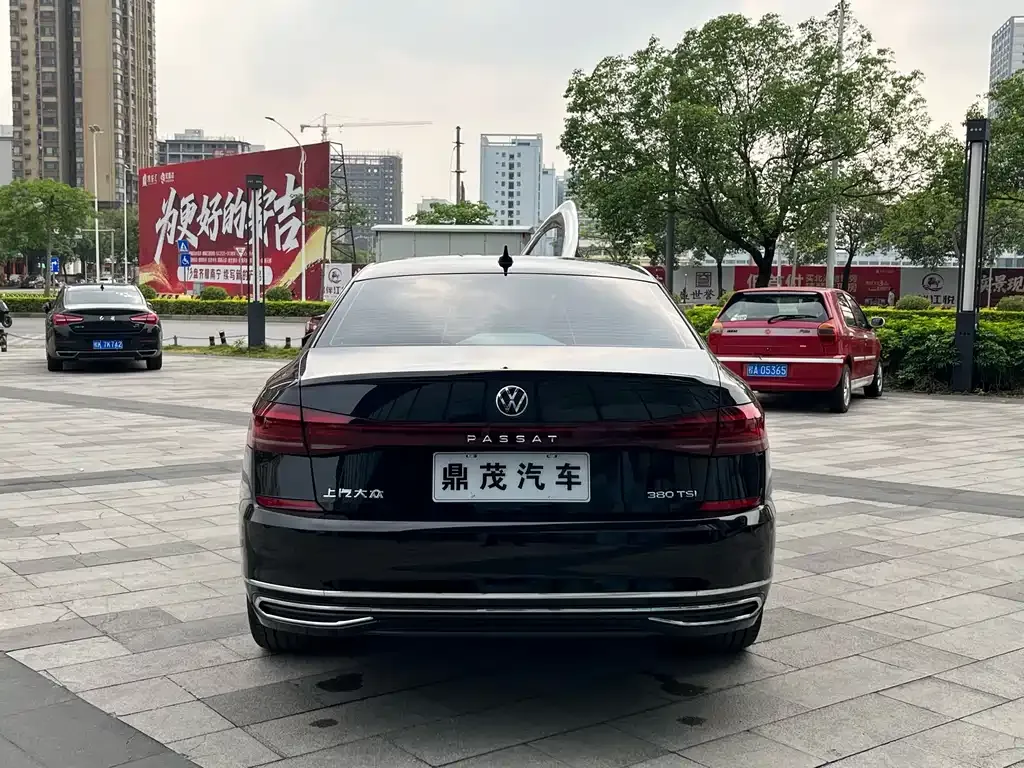 Volkswagen Passat — фото 7