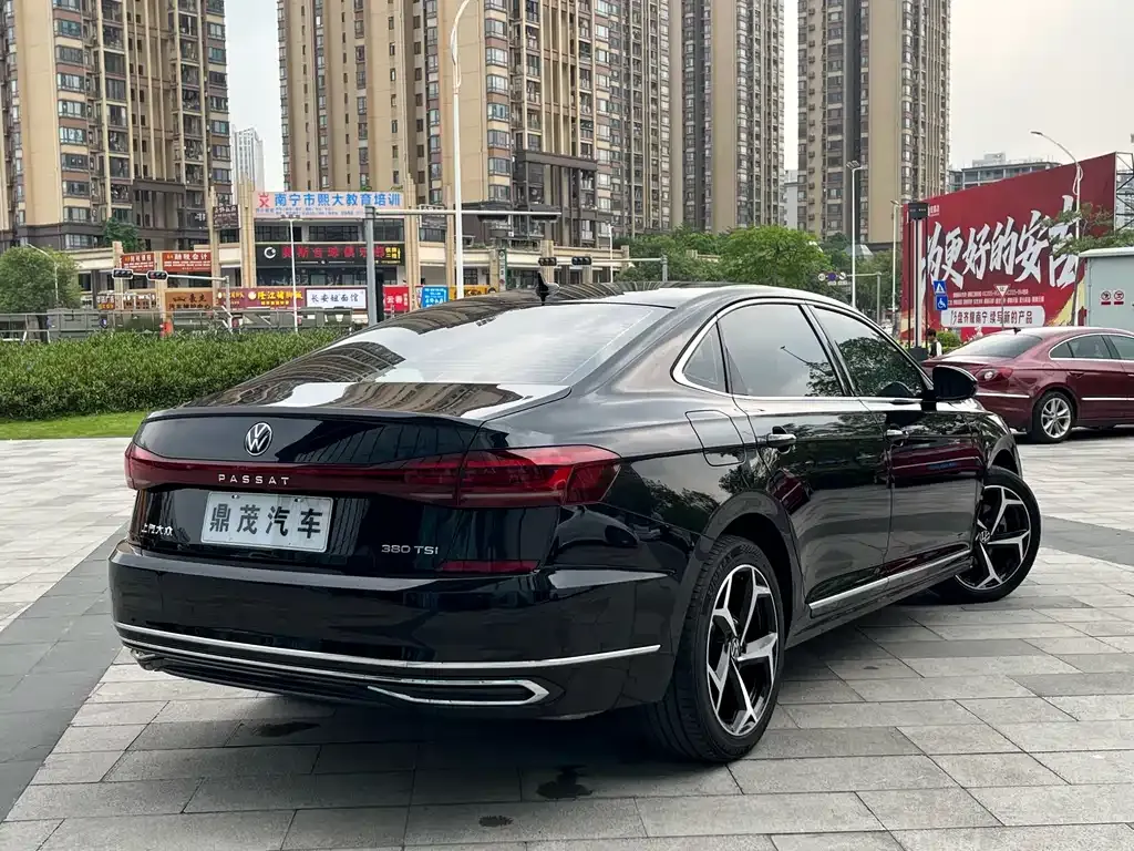 Volkswagen Passat — фото 6