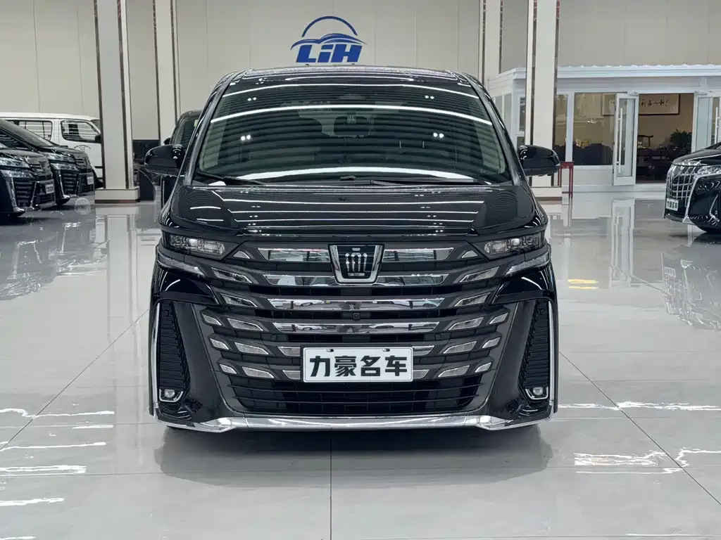Toyota Vellfire — фото 8