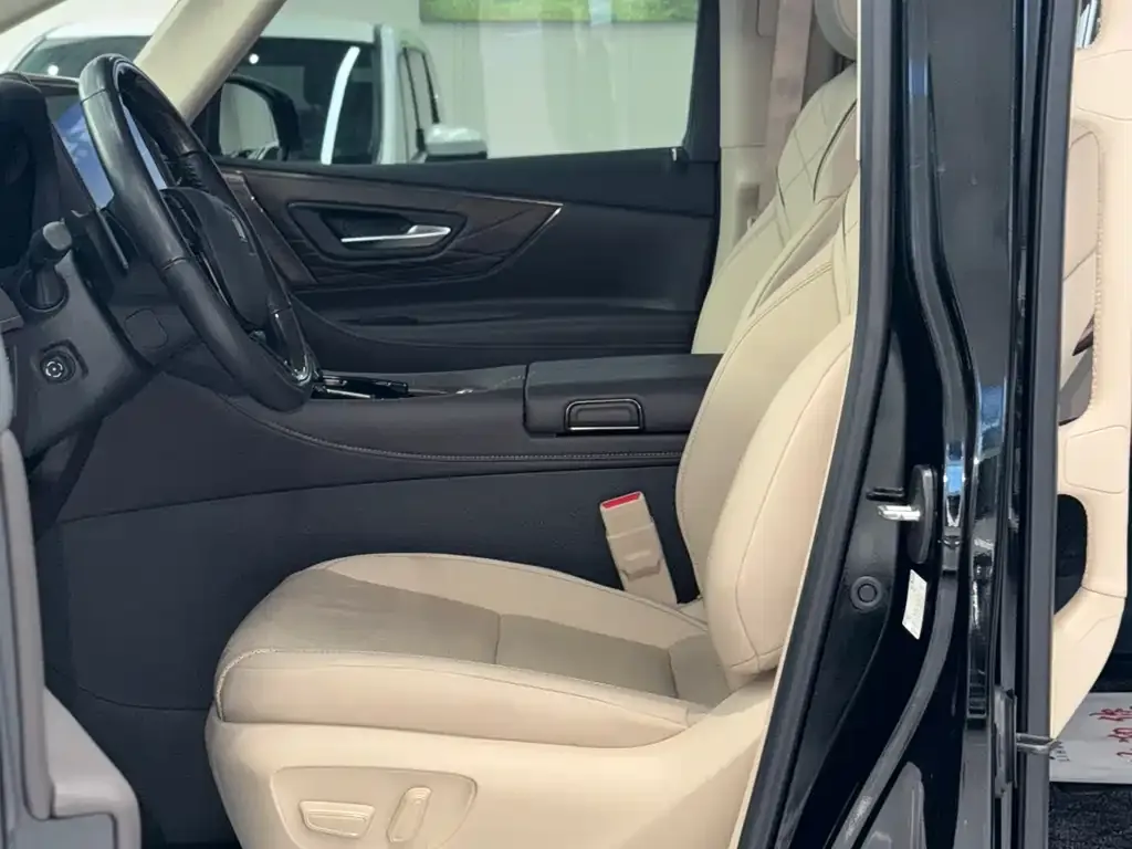 Toyota Vellfire — фото 4