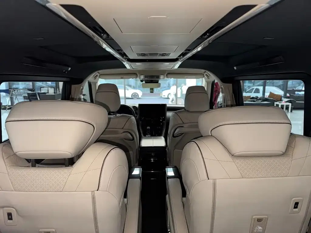 Toyota Vellfire — фото 6