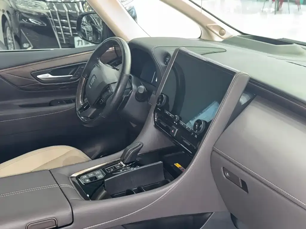 Toyota Vellfire — фото 7