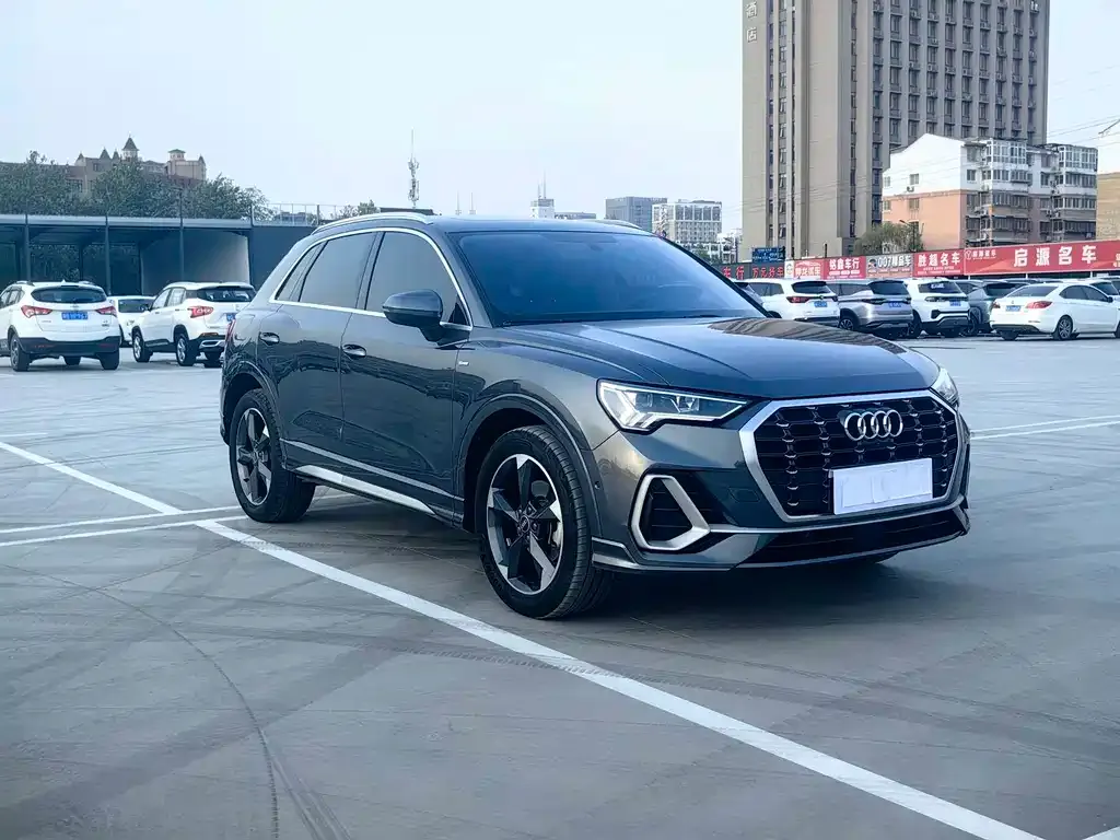 Audi Q3 — фото 8