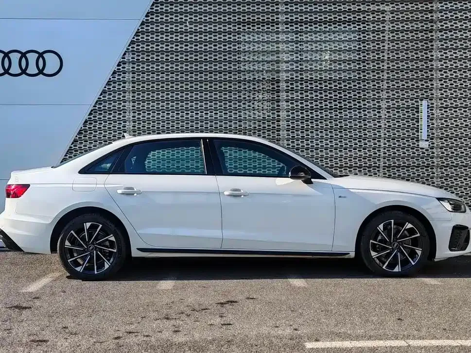 Audi A4L — фото 10