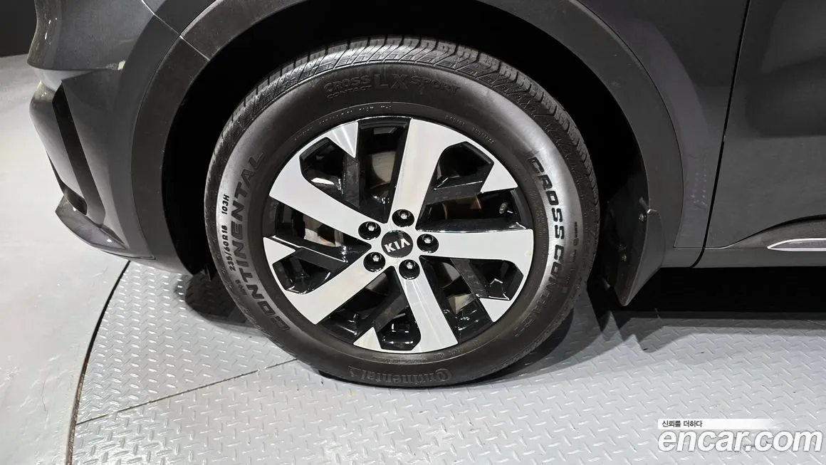 Kia Sorento — фото 10