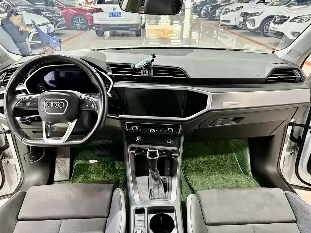 Audi Q3 — фото 8