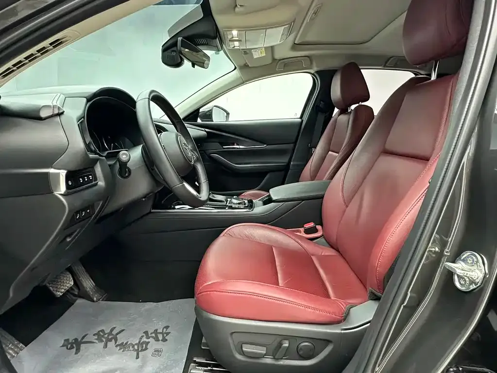 Mazda CX-30 — фото 10