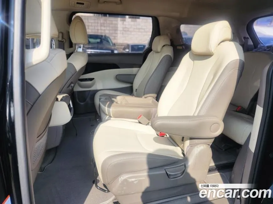 Kia Carnival 2023 из KR, фото 2