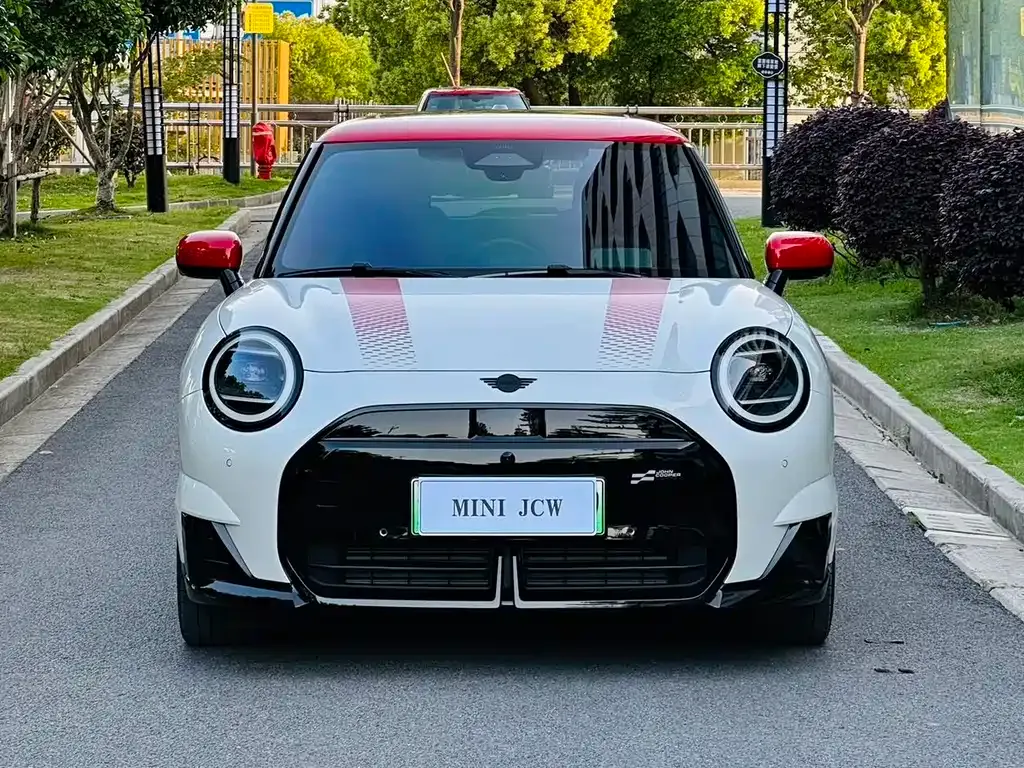 MINI JCW Electric 2025 из CN, фото 6