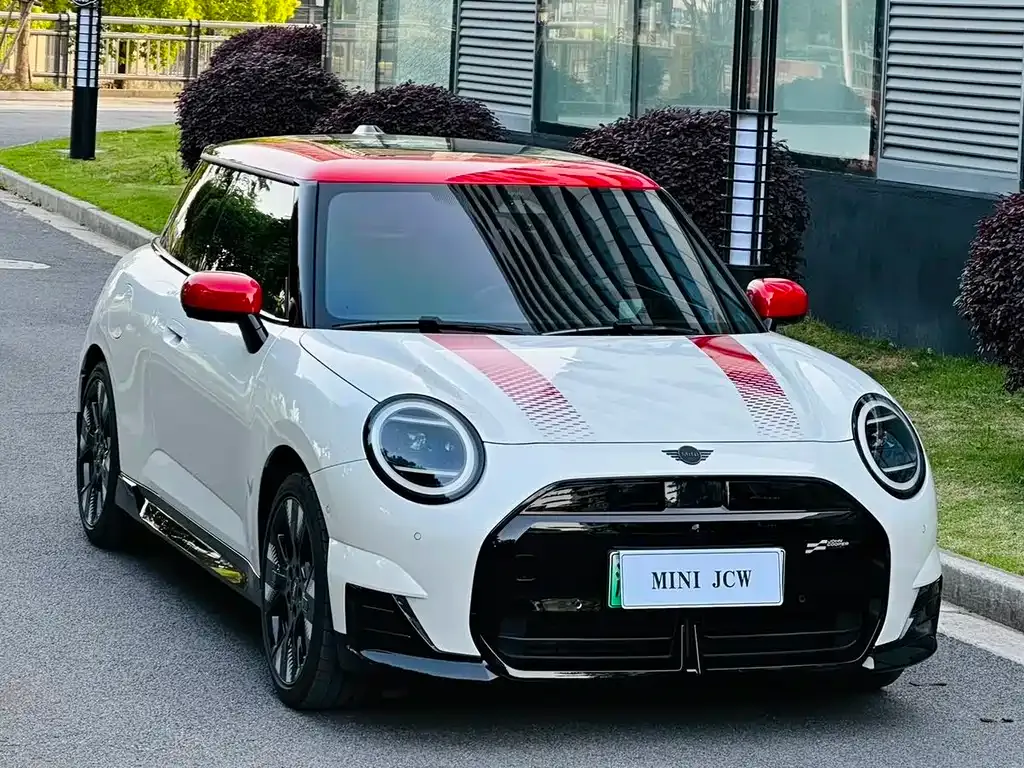 MINI JCW Electric 2025 из CN, фото 9
