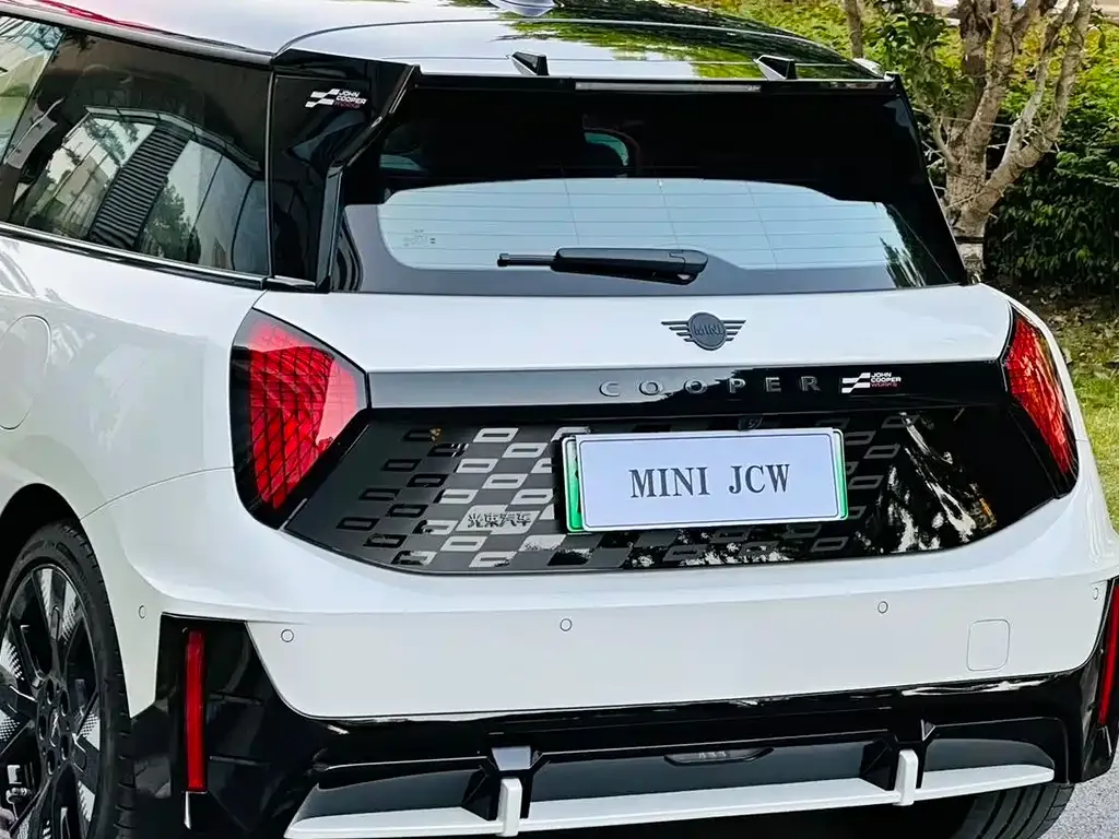 MINI JCW Electric 2025 из CN, фото 2
