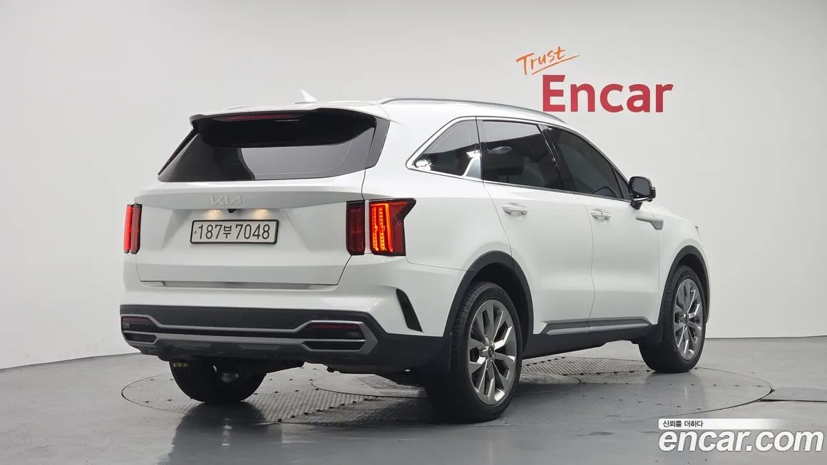 Kia Sorento — фото 5