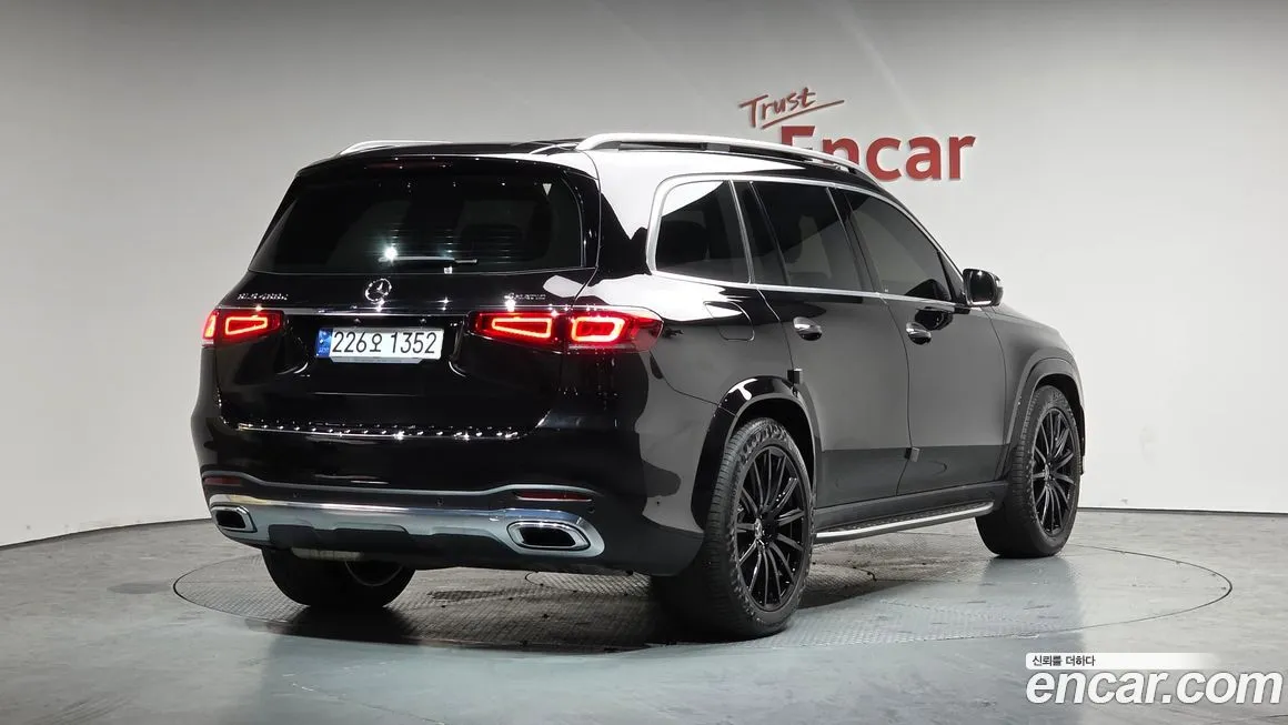 Mercedes-Benz GLS-Class — фото 8