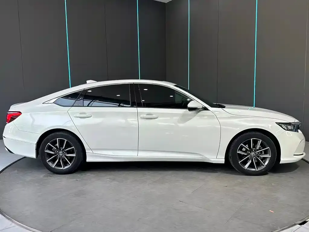 Honda Inspire — фото 6