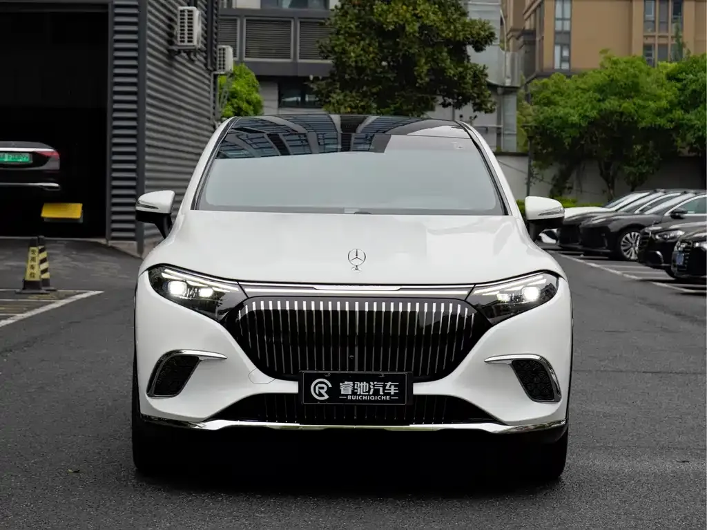 Mercedes-Benz EQS SUV — фото 6