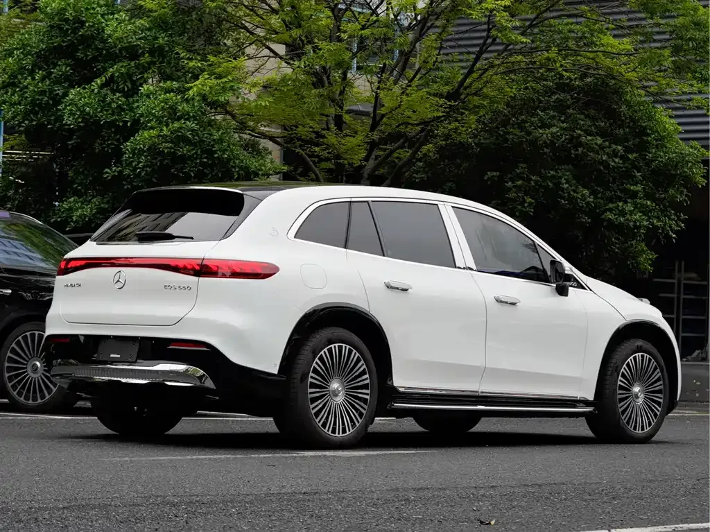 Mercedes-Benz EQS SUV — фото 10
