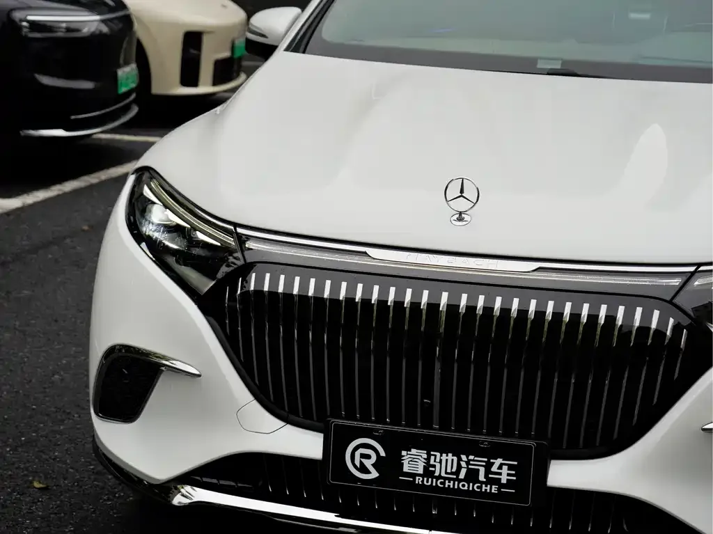 Mercedes-Benz EQS SUV — фото 4