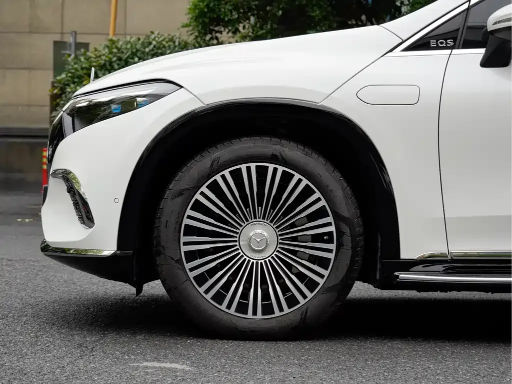Mercedes-Benz EQS SUV — фото 8