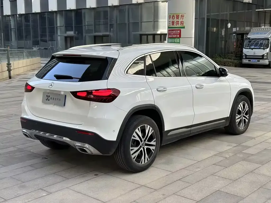 Mercedes-Benz GLA — фото 7