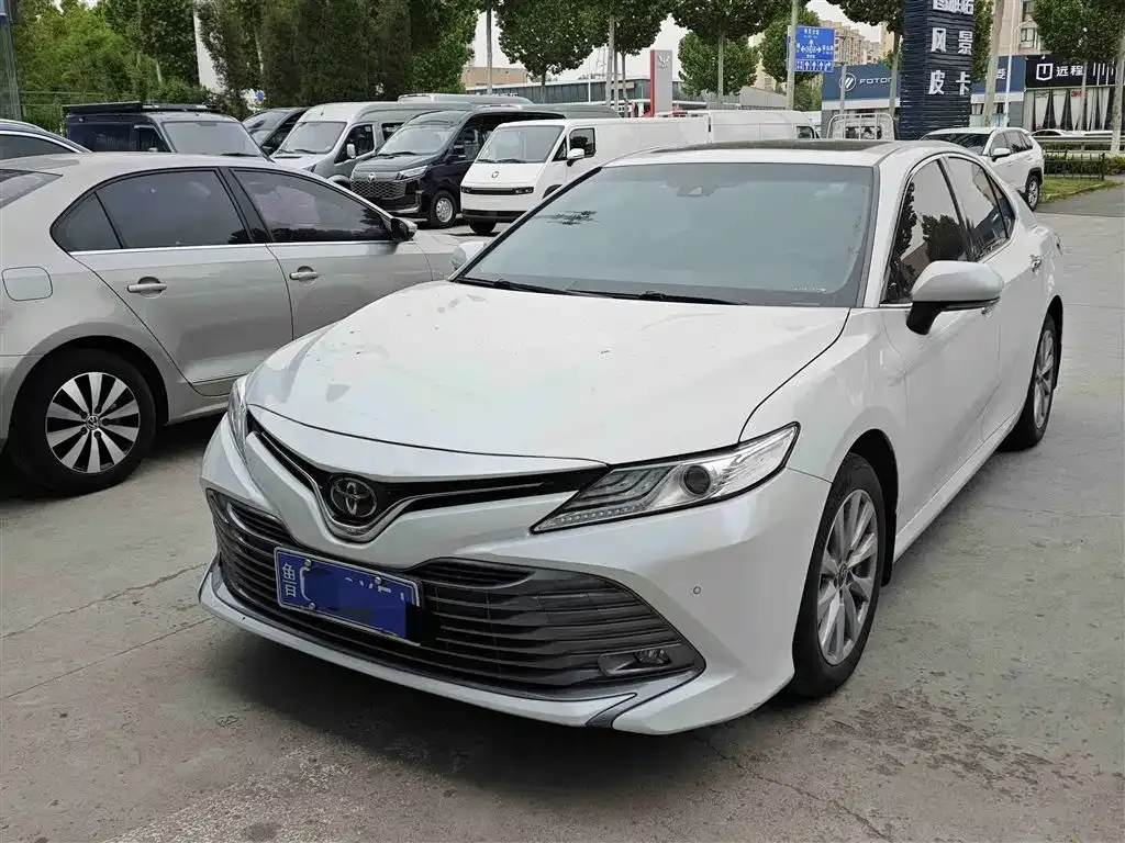 Toyota Camry — фото 9