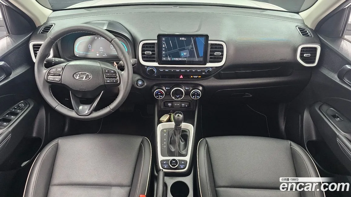Hyundai Venue — фото 9