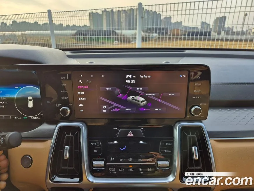 Kia Sorento — фото 6