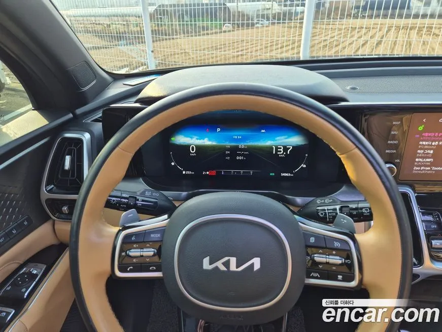 Kia Sorento — фото 10