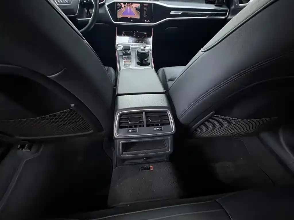Audi A7 2021 из CN, фото 3