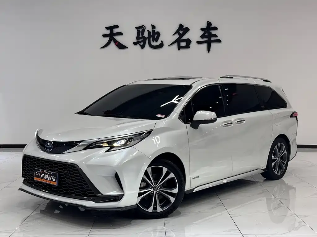 Toyota Granvia — фото 1