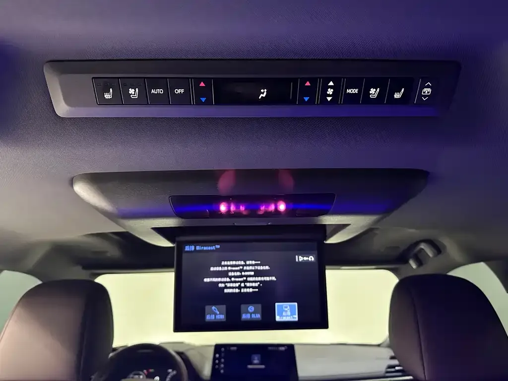 Toyota Granvia — фото 2