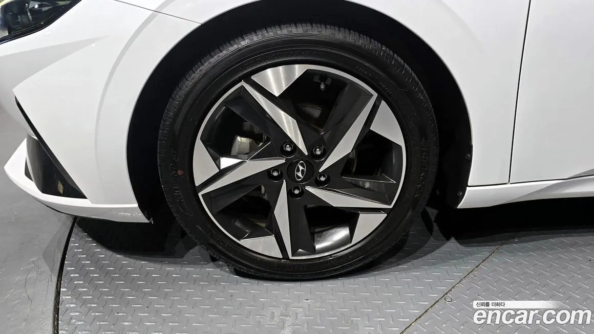 Hyundai AVANTE — фото 3