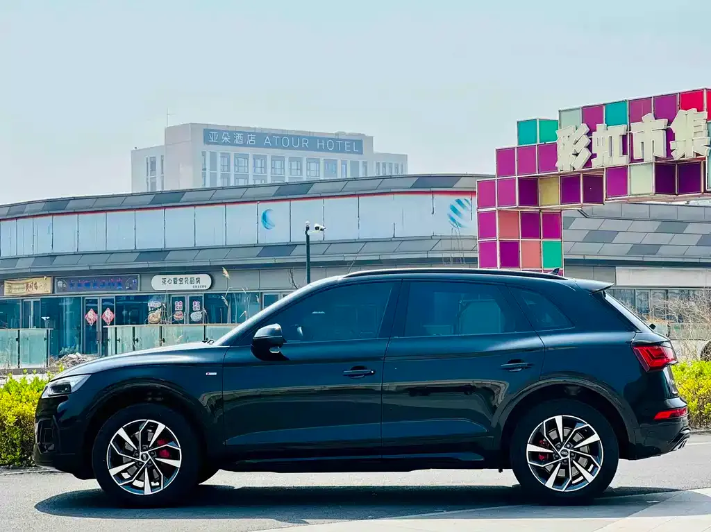 Audi Q5L — фото 5
