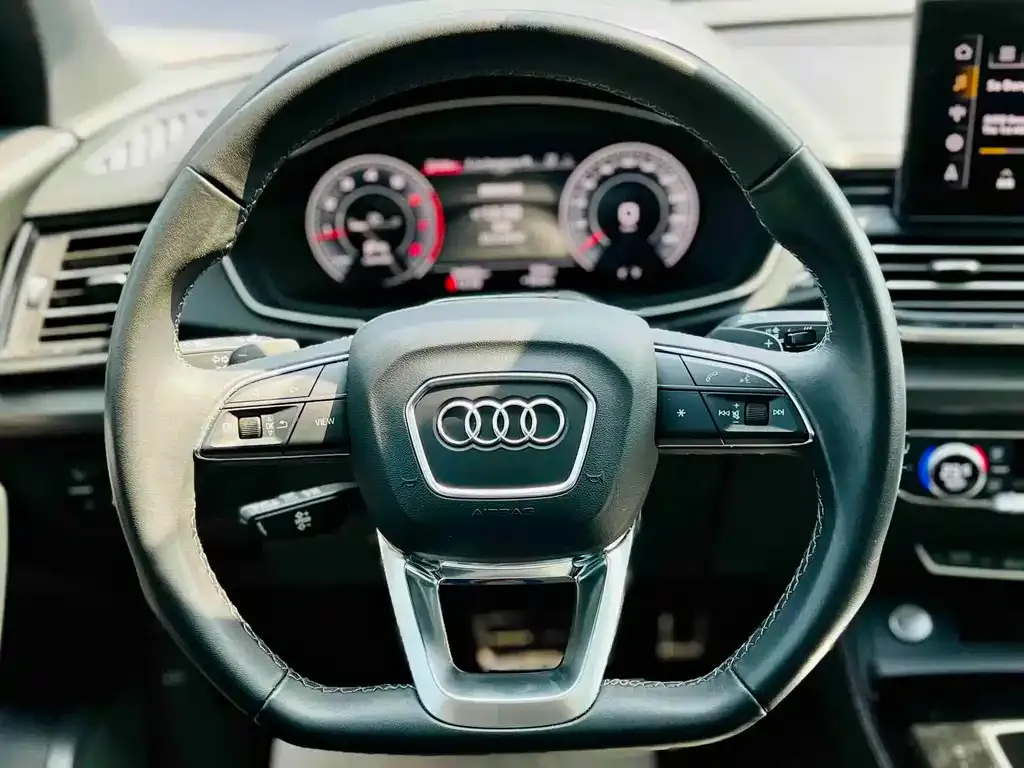 Audi Q5L — фото 3