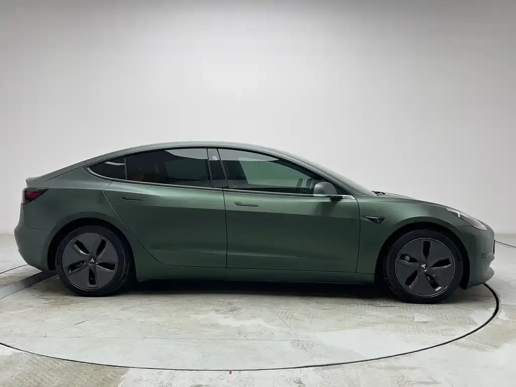 Tesla Model 3 — фото 8
