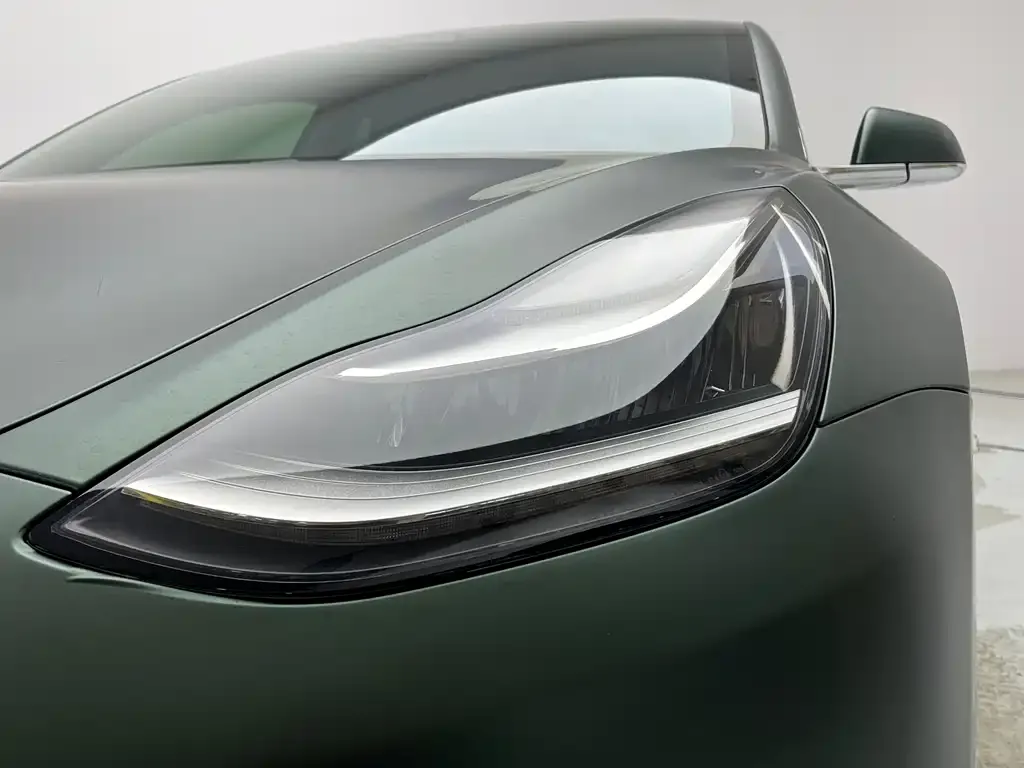 Tesla Model 3 — фото 3