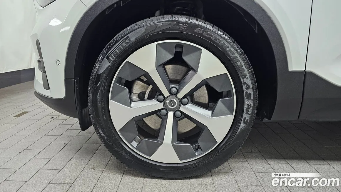 Volvo XC40 2023 из KR, фото 5