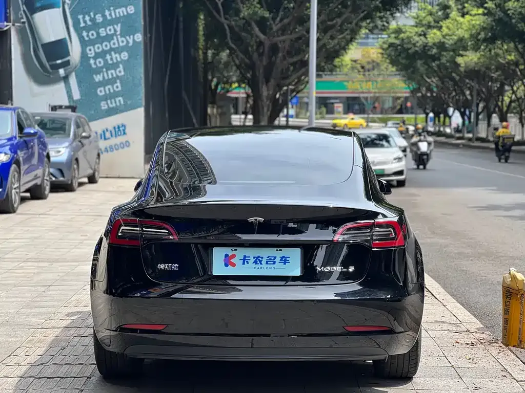 Tesla Model 3 — фото 4