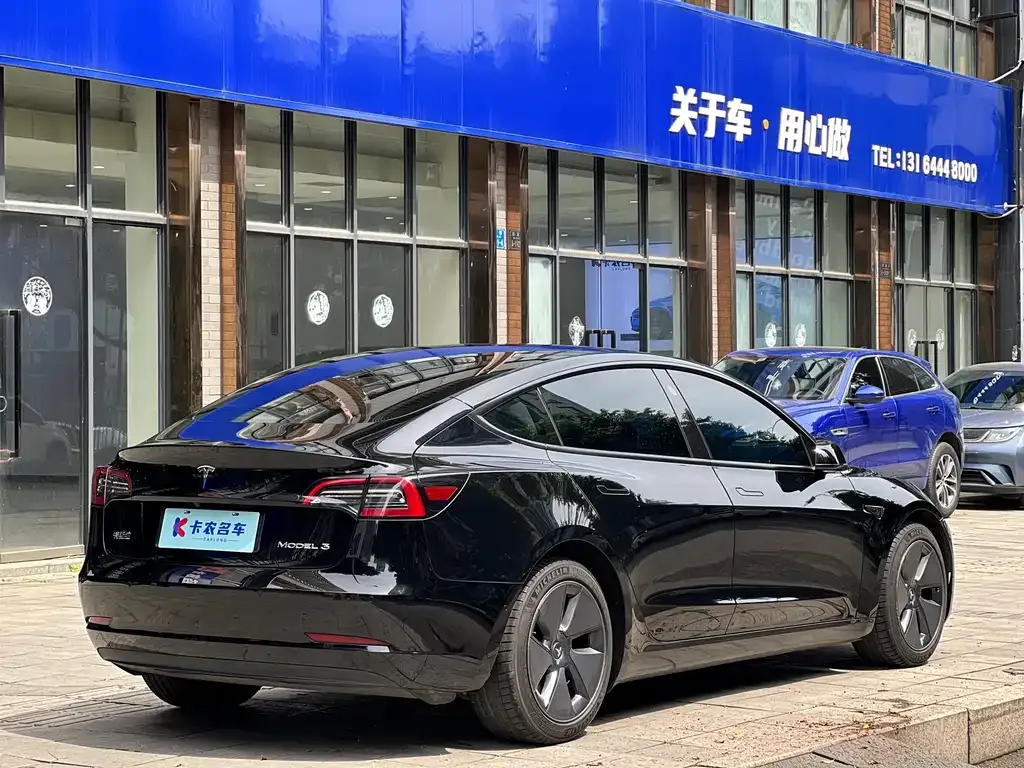 Tesla Model 3 — фото 10