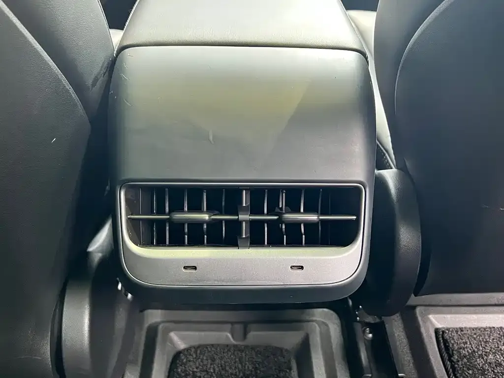 Tesla Model 3 — фото 3